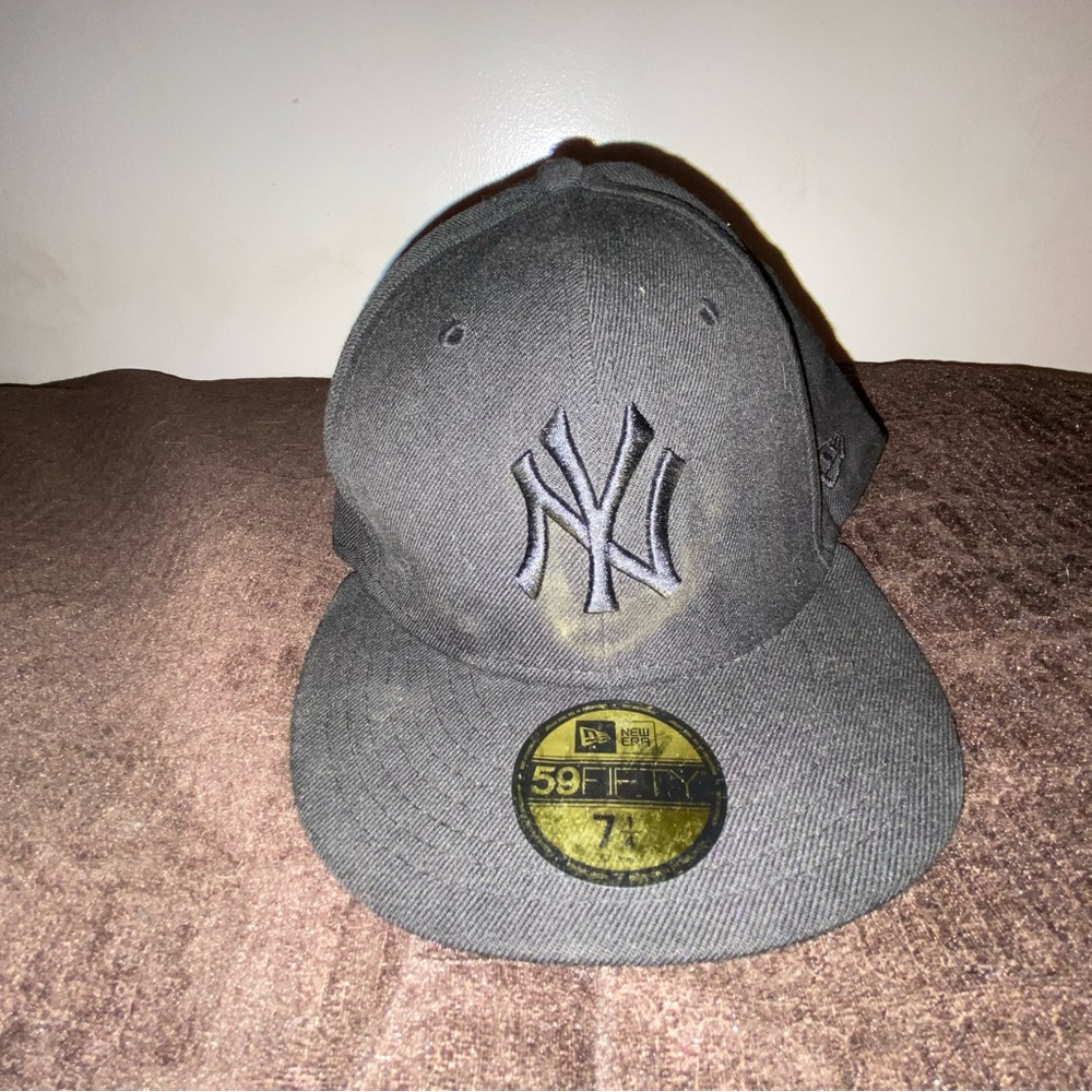 New Era Brand New With Tags New York Yankees All Black Hat 7 1/4